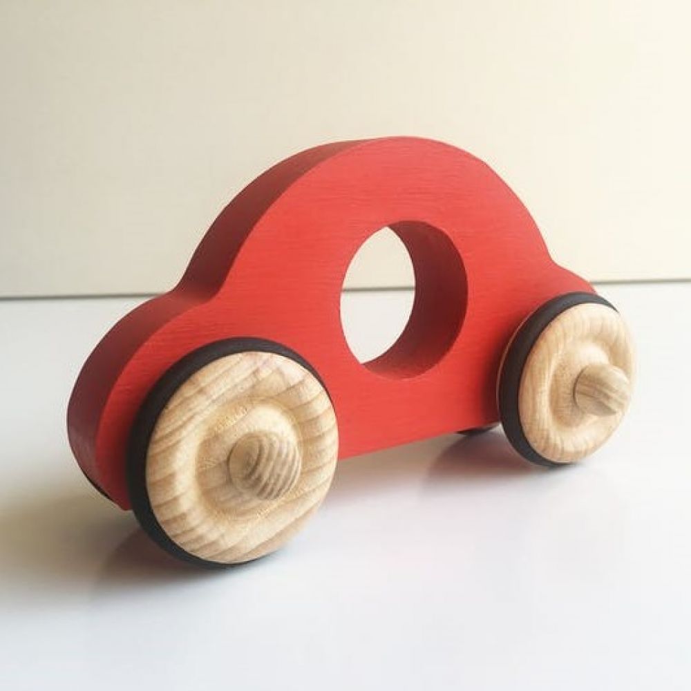 Anatole la petite voiture en bois rouge